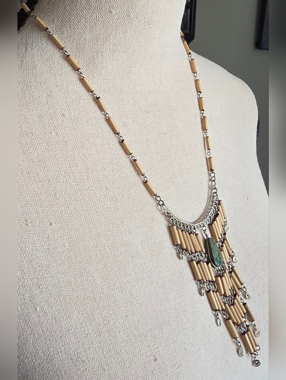 Peruvian Green Serpentine Semiprecious Stone Tribal Bamboo Fringe Necklace - Picture 3 of 6